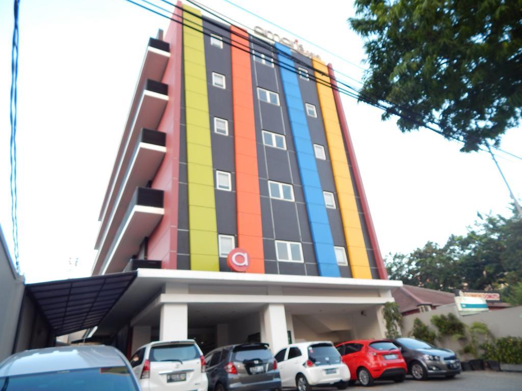 Amaris Hotel Senen Jakarta Exterior foto